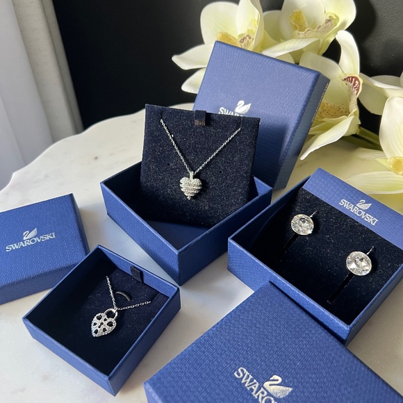 Swarovski | Heart and Key Necklace - Picture 7 of 7